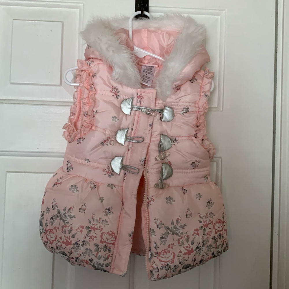 Pink vest with flowers. Size 4t